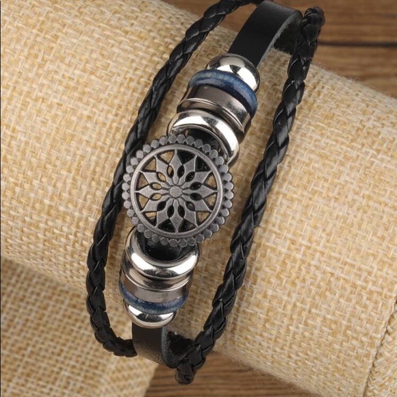 Jewelry - Flower Detail Layered Bracelet